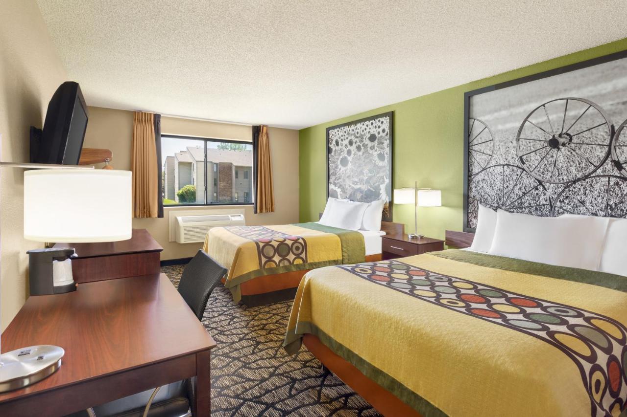 Super 8 By Wyndham Ankeny/Des Moines Area Hotel Eksteriør billede