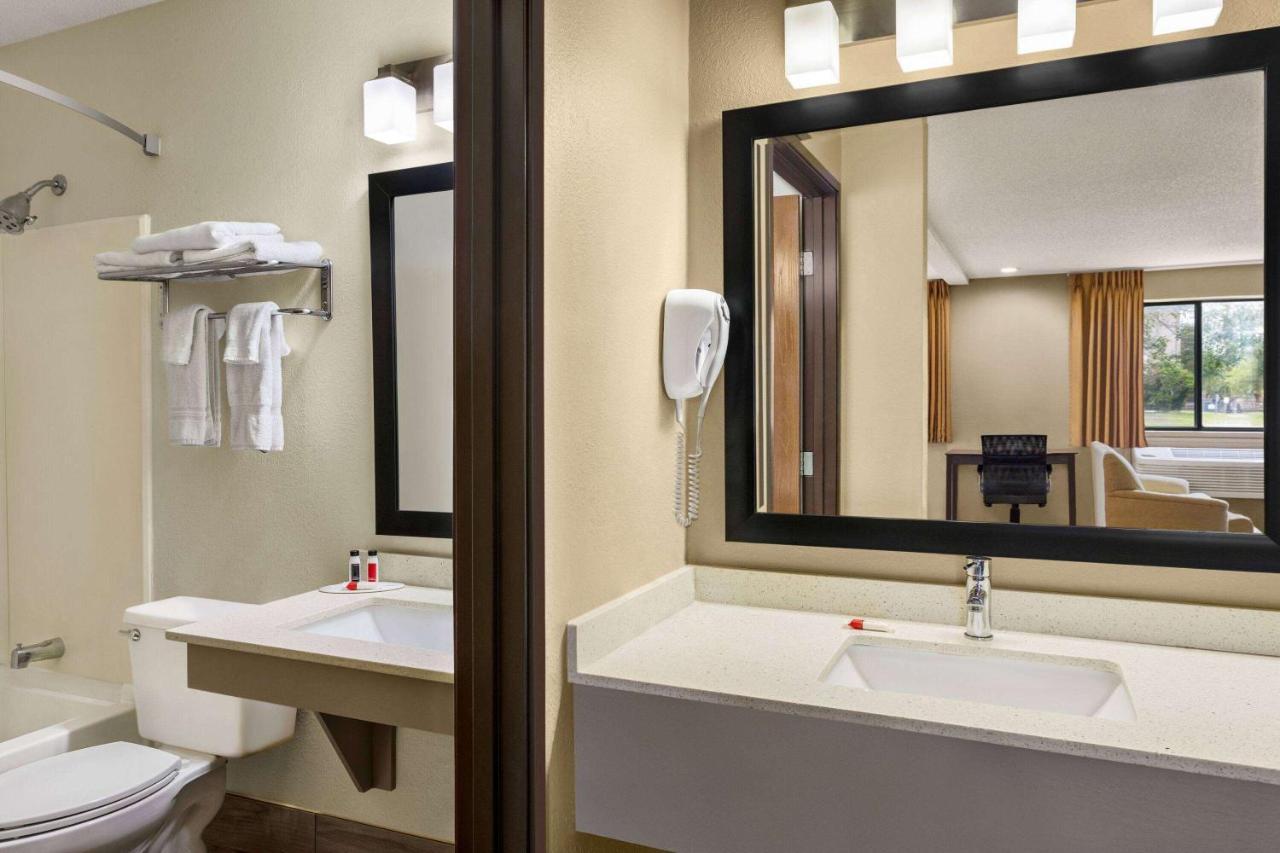 Super 8 By Wyndham Ankeny/Des Moines Area Hotel Eksteriør billede